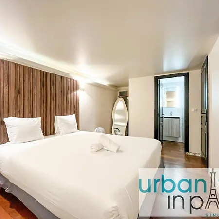 Urban Flat 09 - Stylish Triplex Champs-elysees Apartment Paris