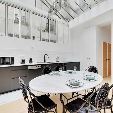 Authentique - 1br- 2p- Voltaire Apartman *