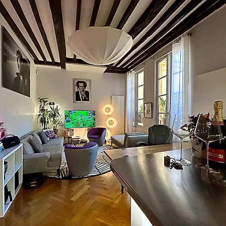 Fantastique Et Incroyable Le Marais Paris