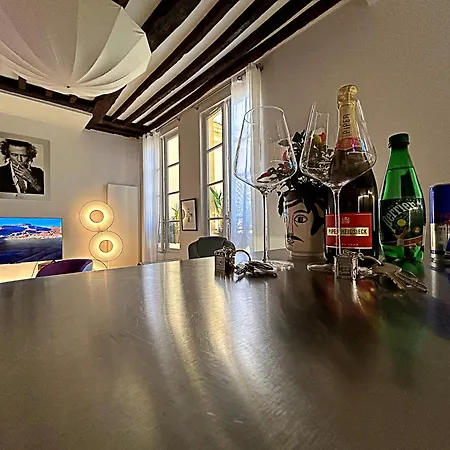 Fantastique Et Incroyable Le Marais Apartment