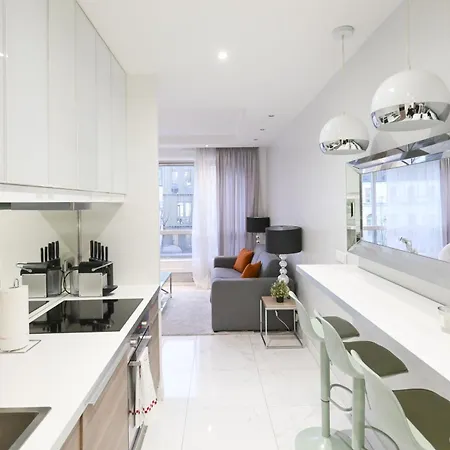 Modern & Peaceful 1bd By Champs-elysees With Ac Апартаменты *