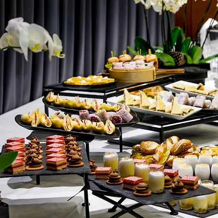 Pullman Paris La Defense Hotel 5*