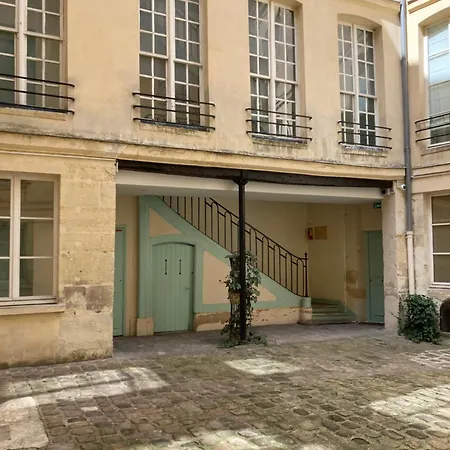 Apartment Fantastique Et Incroyable Le Marais Paris