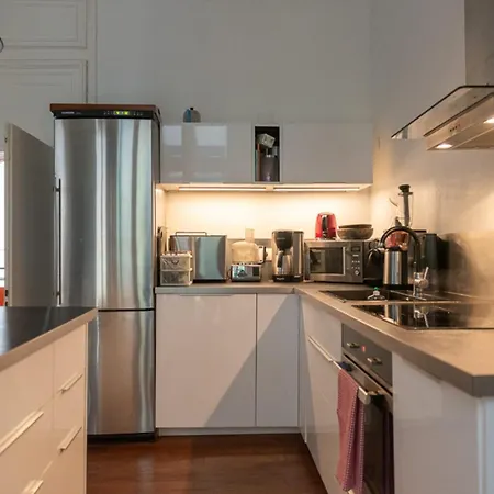Appartement Spacious Nest With Terrace Near Batignolles Parijs