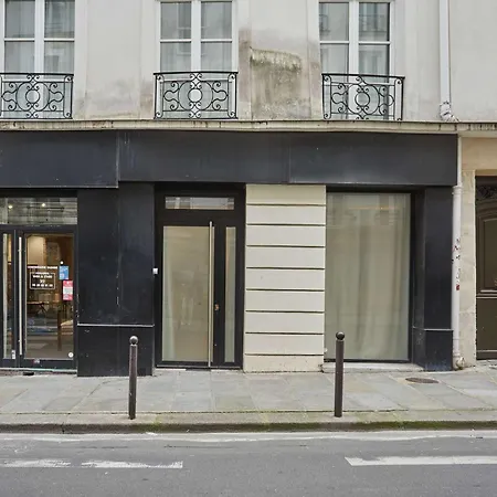 Superb 1 Bedroom Center Of By Prestige Paris
