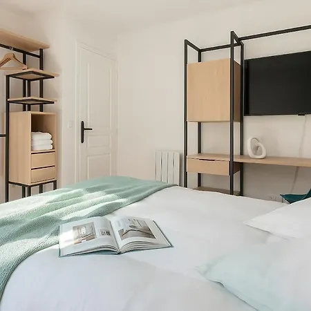 With View Of Montmartre Apartament