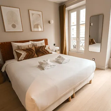Cosy Tour Eiffel-invalides Apartment