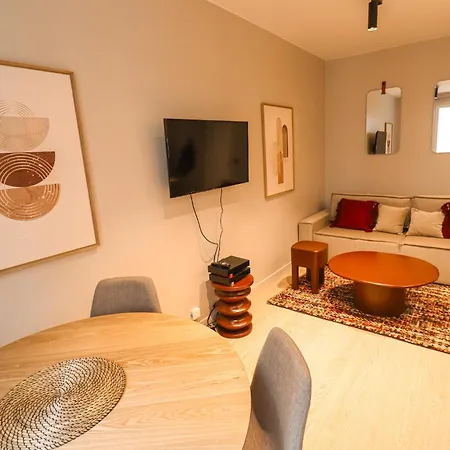 Cosy Tour Eiffel-invalides Apartment *