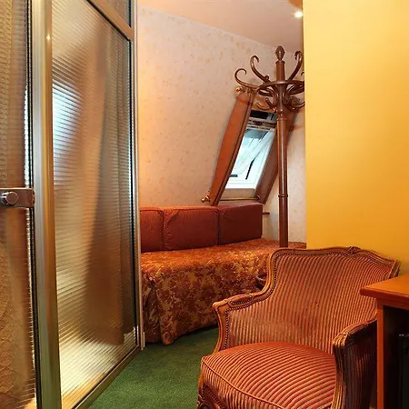 Hotel Queens Boutique Paris