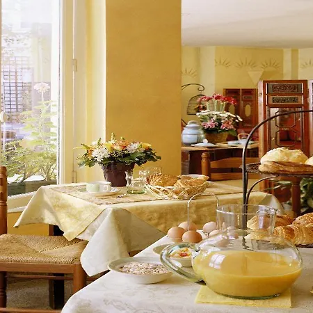 Hotell France Eiffel