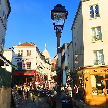 Bed & Breakfast Montmartre Romantic, -