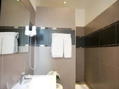 Hotel De France *
