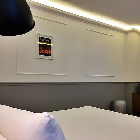 Hotel Petit Lafayette