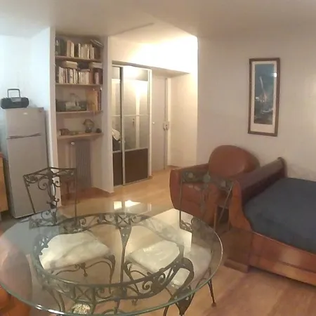 Alibert1er Apartment *
