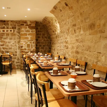 Western Le Montmartre - Saint Pierre Hotell