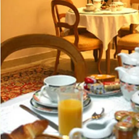 Hotel Perpetual Elysee Montaigne 4*
