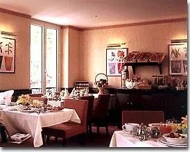 Otel Marceau Champs-elysees 3*
