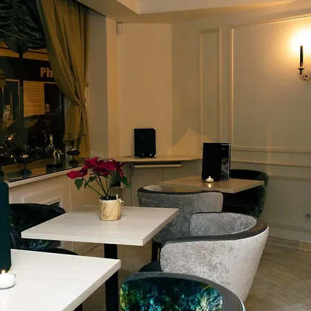 Queens Boutique Hotel 3*