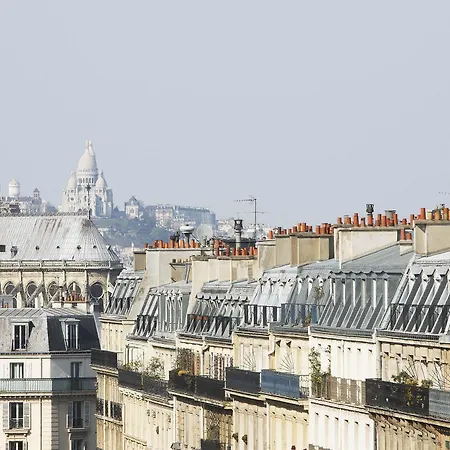 Western Quartier Latin Pantheon
