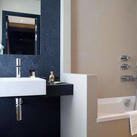 Marceau Champs-elysees Otel Paris