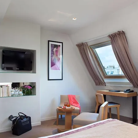 Otel Marceau Champs-elysees 3*
