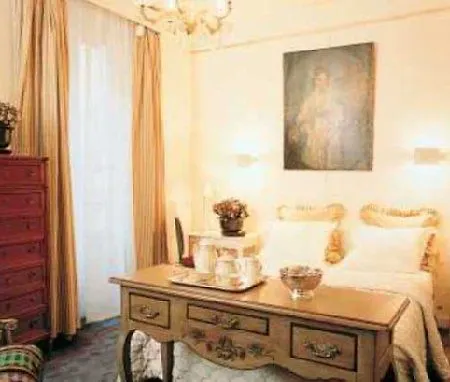 Hotel Relais Du Silence Des Tuileries 4*