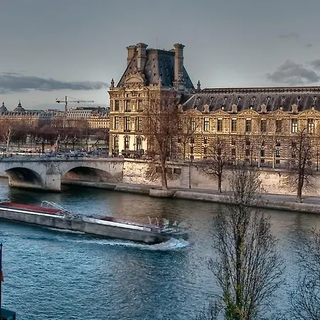Du Quai Voltaire Hotel Paryż