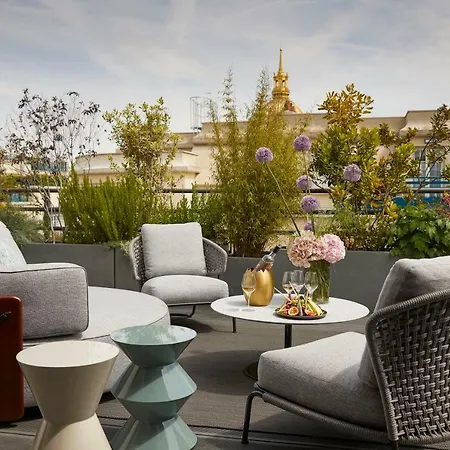 Le Cinq Codet Hotel 5*
