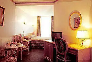 Hotel Arc Elysées Paris