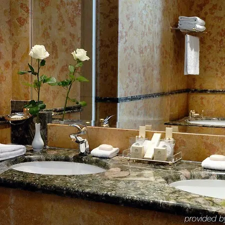 Hotel De Vendome 5*