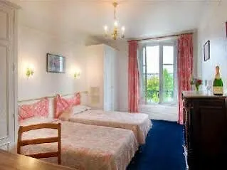 Du Quai Voltaire Hotel Paryż