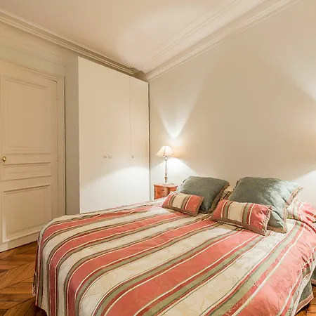 We - Champs Elysees 75008 Apartamento París