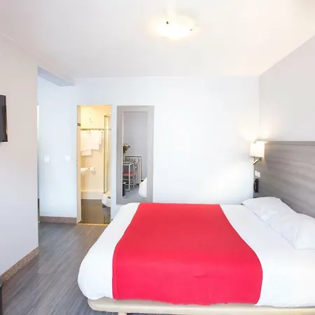 Отель Hipotel Pere-lachaise Republique 3*