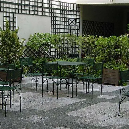 France Eiffel Hotell