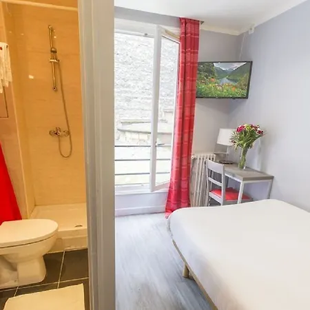 Отель Hipotel Pere-lachaise Republique