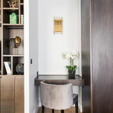Luxury Louvre Ii Apartment Paris