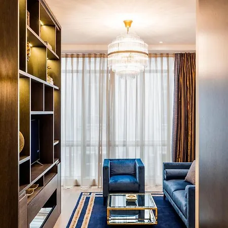 Luxury Louvre Ii