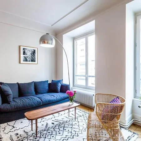 Bel Parisien De 70m2 - St Lazare Appartement