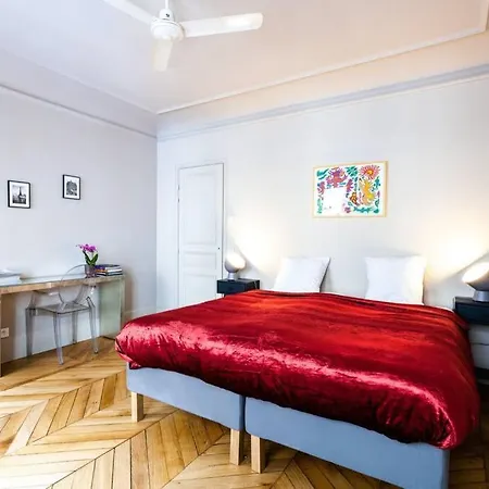 Appartement Bel Parisien De 70m2 - St Lazare Paris