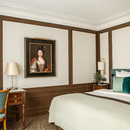 Des Saints Peres - Esprit De France 4*