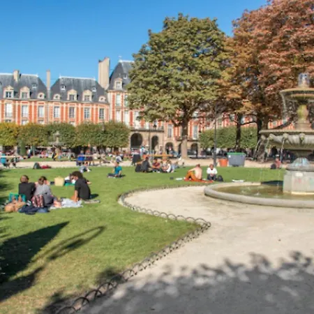 The Perfect Parisian 2 Bdrs Flat At Le Marais דירה פריז