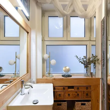 Apartment Beautiful Flat Close To Montmartre In - Welkeys