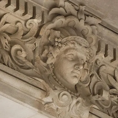 La Demeure Montaigne Hotel Paryż