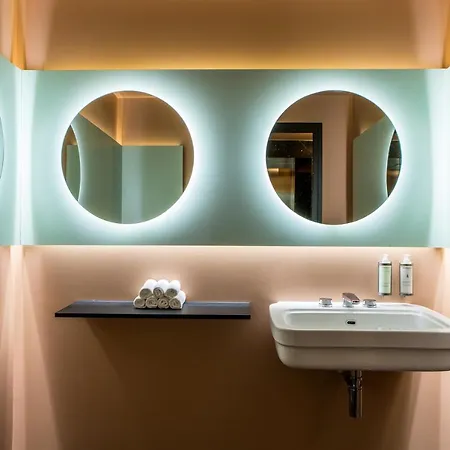 Du Rond-point Des Champs-elysees - Esprit De France 4*