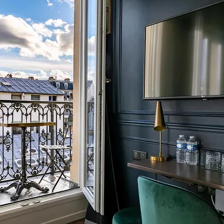 Hotel Maison Barbes 4*