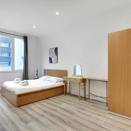 Cmg - Buttes Chaumont 10P/3Br Paříž