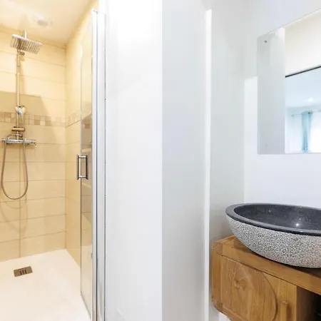 Apartment Confortable Next To Montmartre Opera Gare Saint Lazare Paris