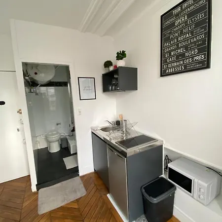 The Eiffel Tower Apartment Paris