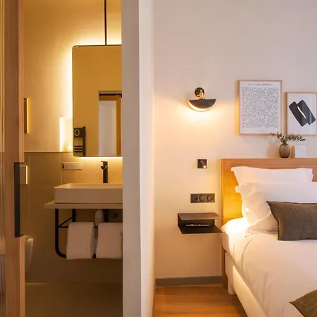 Tinah Paris, Aboukir ホテル *