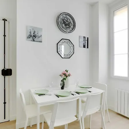 Apartamento Magnifique Studio 1br/4p - Guy Moquet / Brochant París